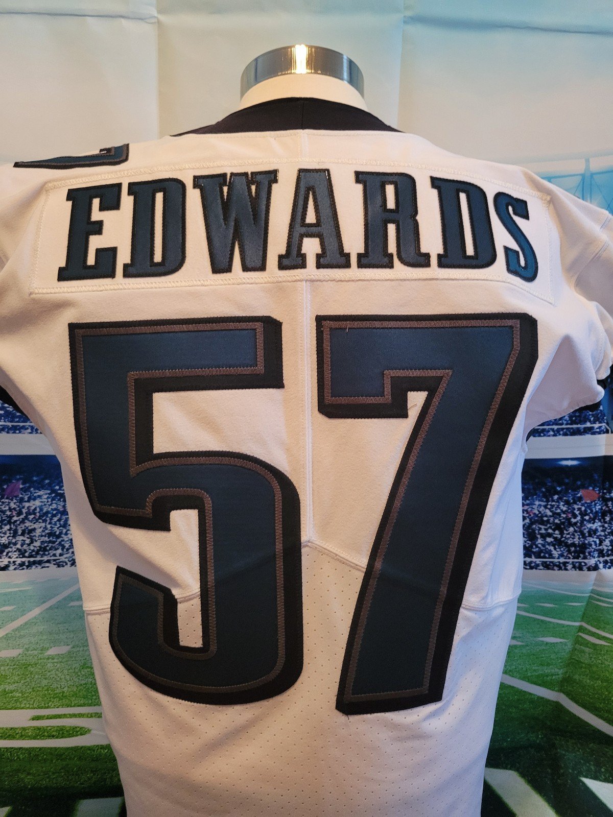 Philadelphia Eagles T. J. Edwards gu jersey.