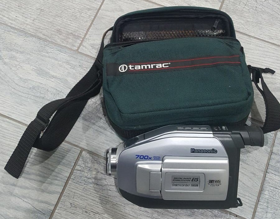 FOR PARTS. PANASONIC palmcorder PV-L353D