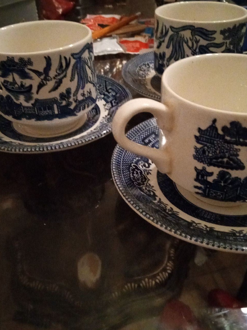 Set of 4 tea cups and saucers