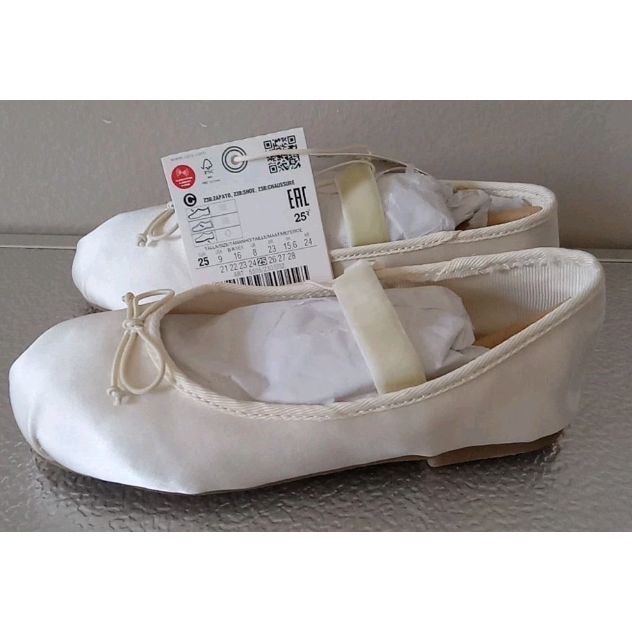 Zara Girl Satin Ivory Strap Ballerina Style Kids Shoes Size 9 (25)