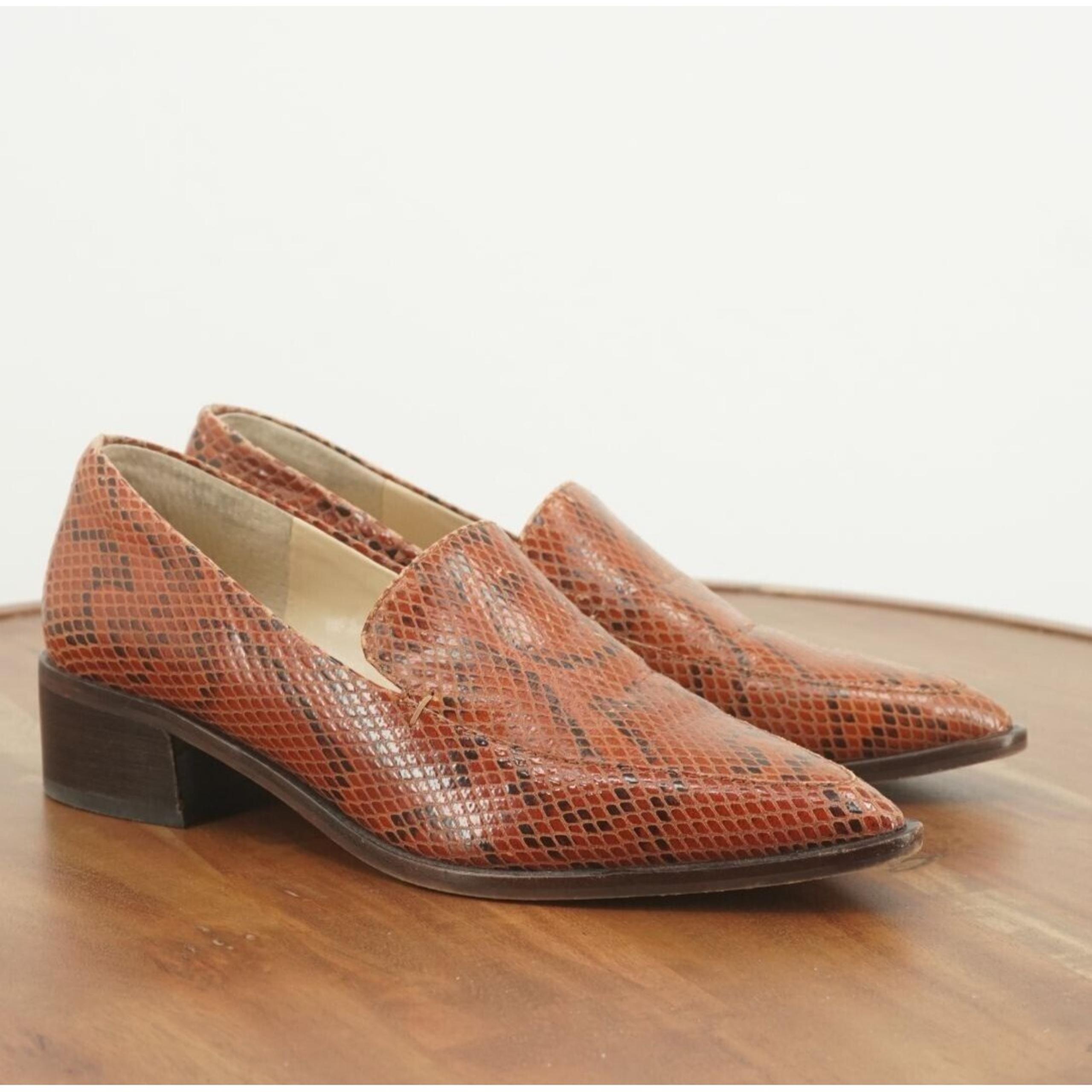 Vince Camuto Womens Satillie Loafers Pointed Toe Brown Snake Print Leather Sz 6M