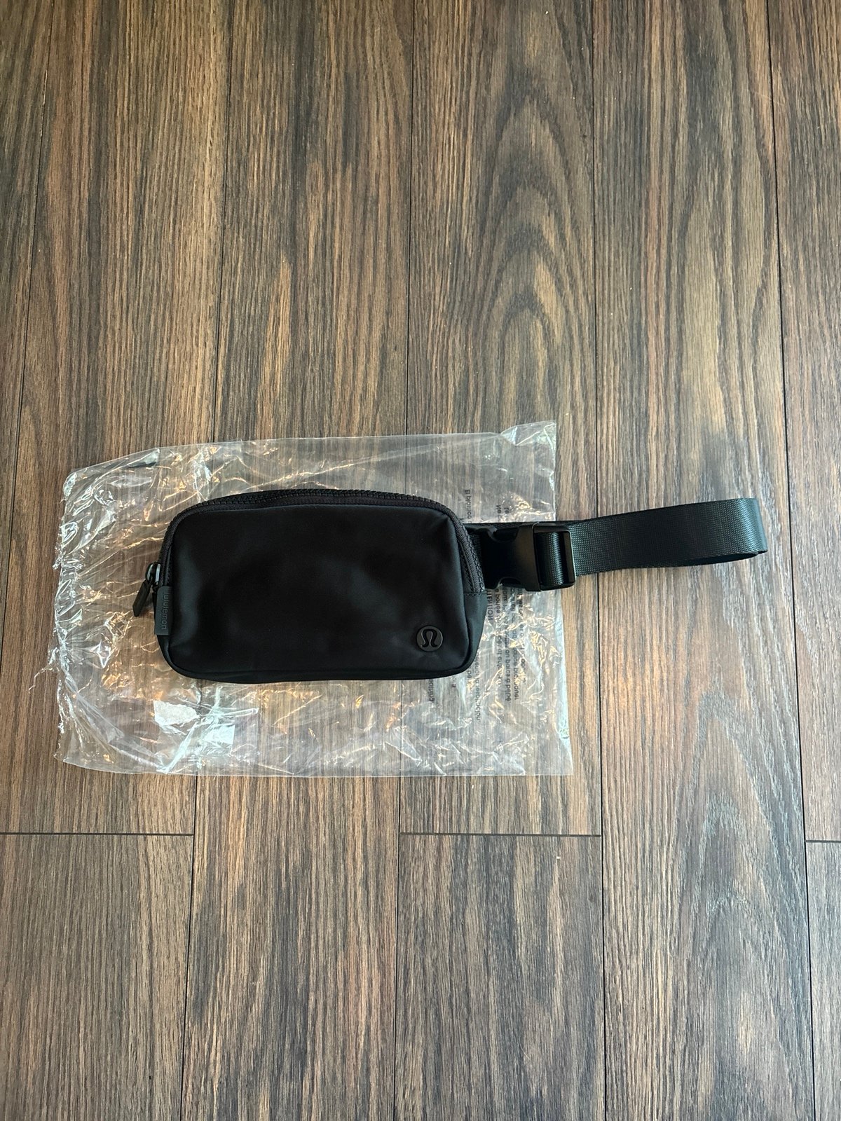 Lululemon OG black / black everywhere belt bag LIKE NEW