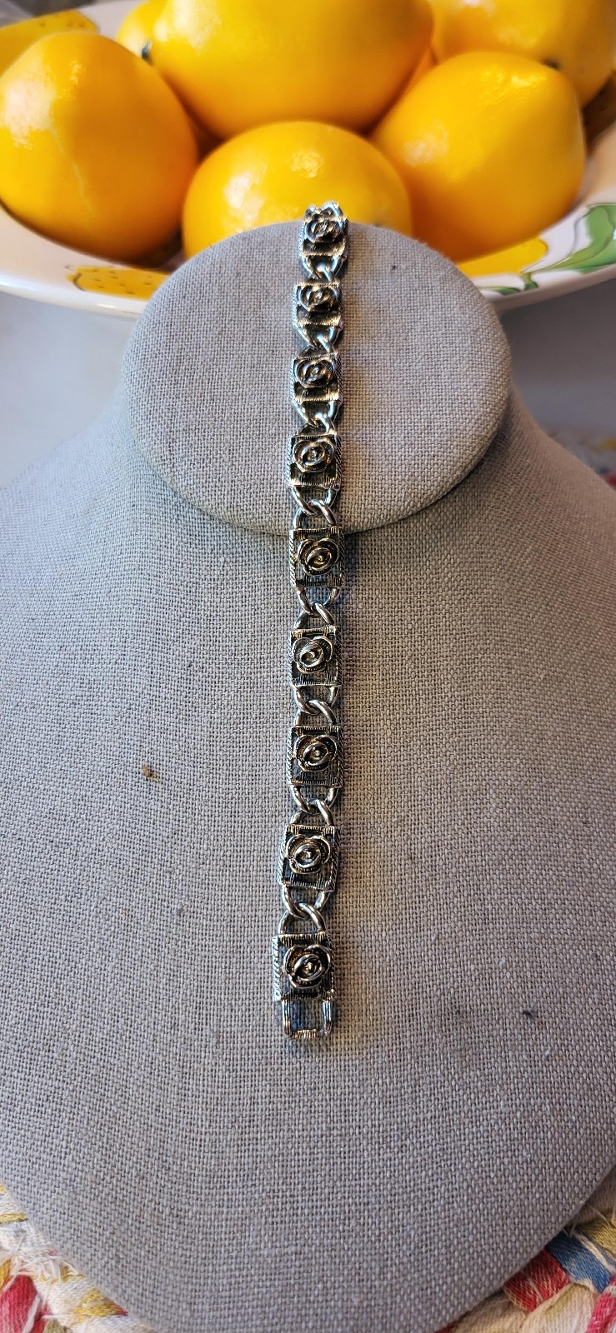Vintage Sarah Coventry Silvertone Rose Flower Chain Link Bracelet