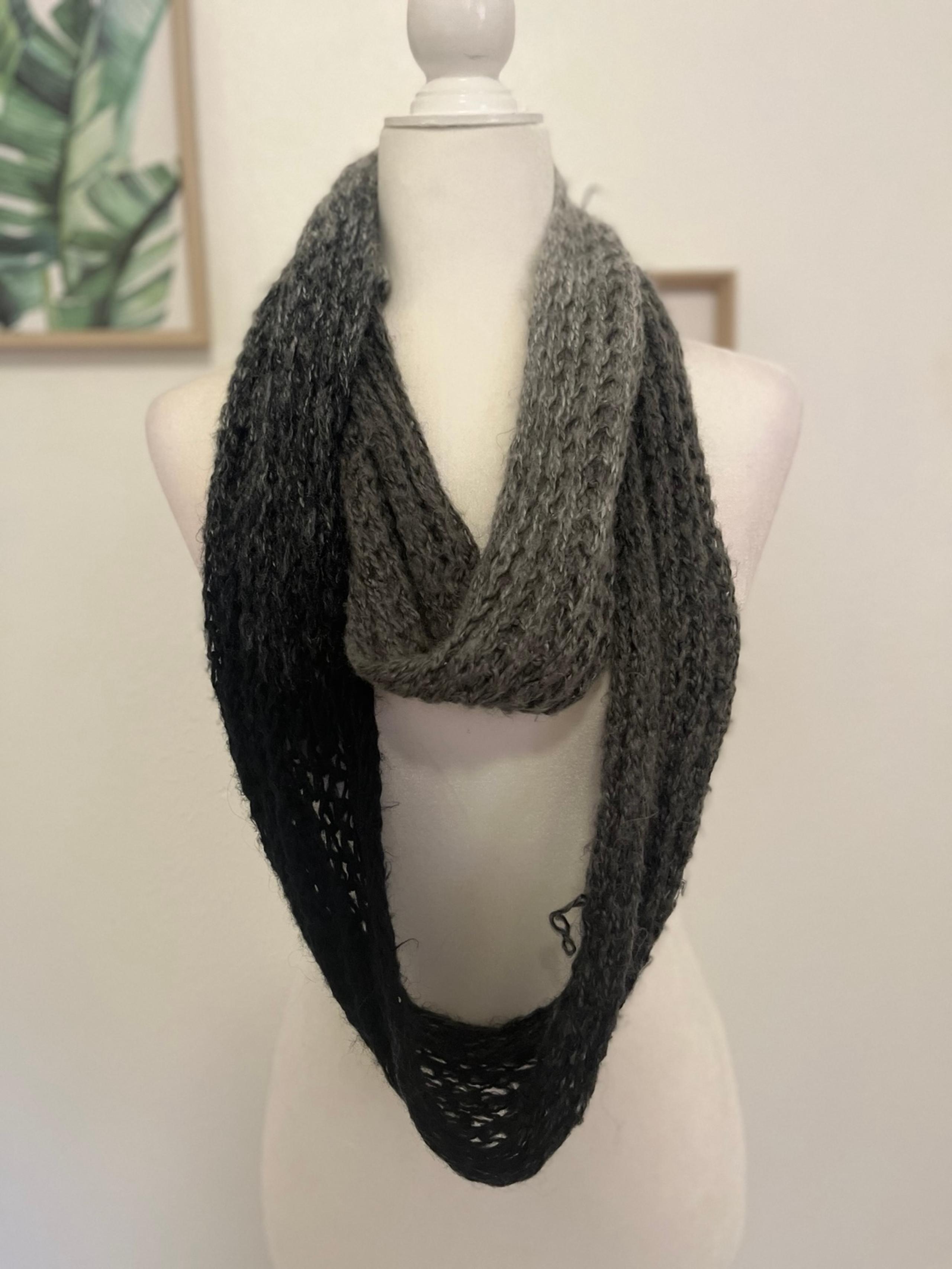 Used Charlotte Russe Gray Knit Infinity Scarf