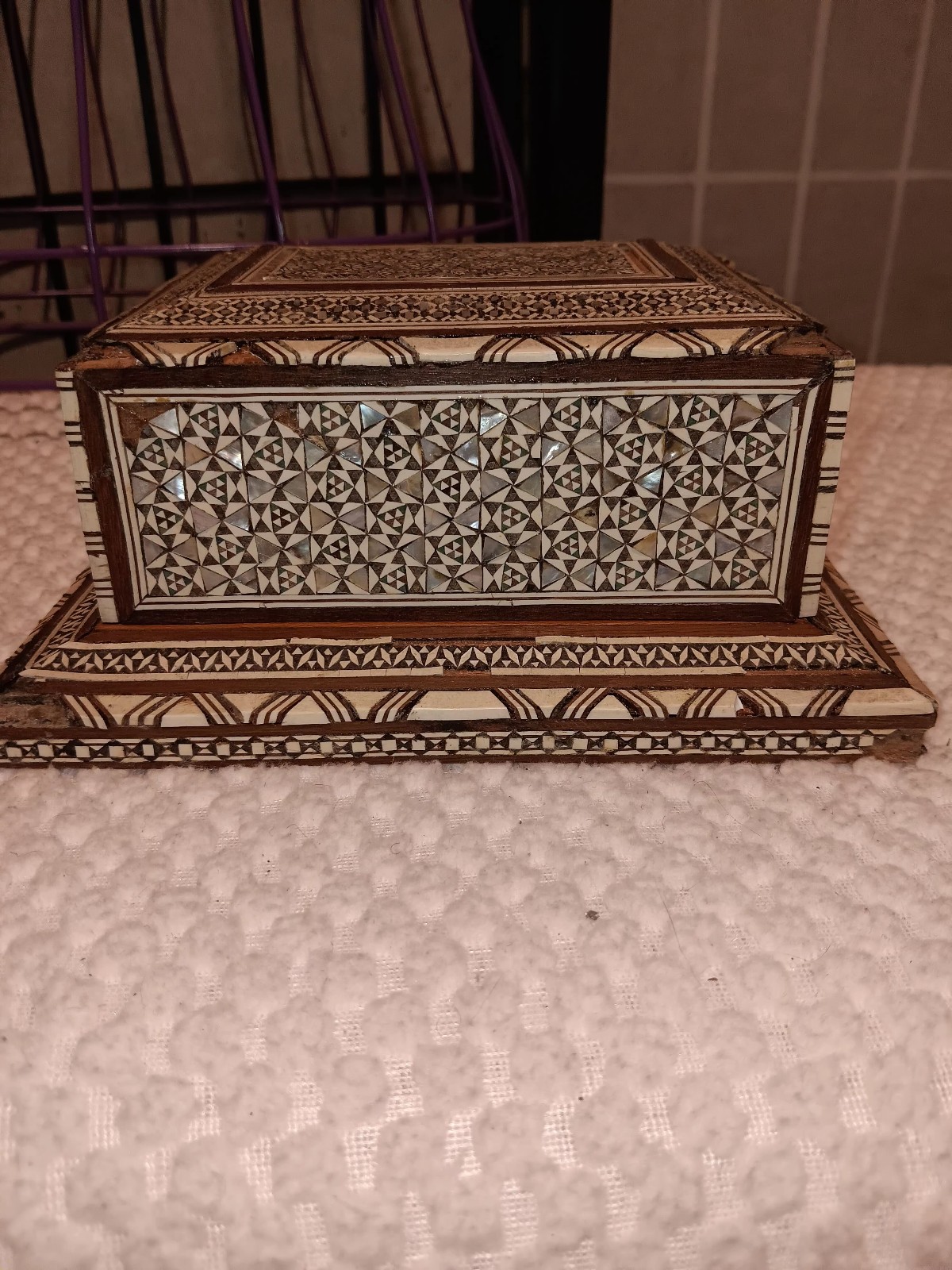 ANTIQUE MOTHER OF PEARL INLAY CIGARETTE BOX Middle Eastern Design