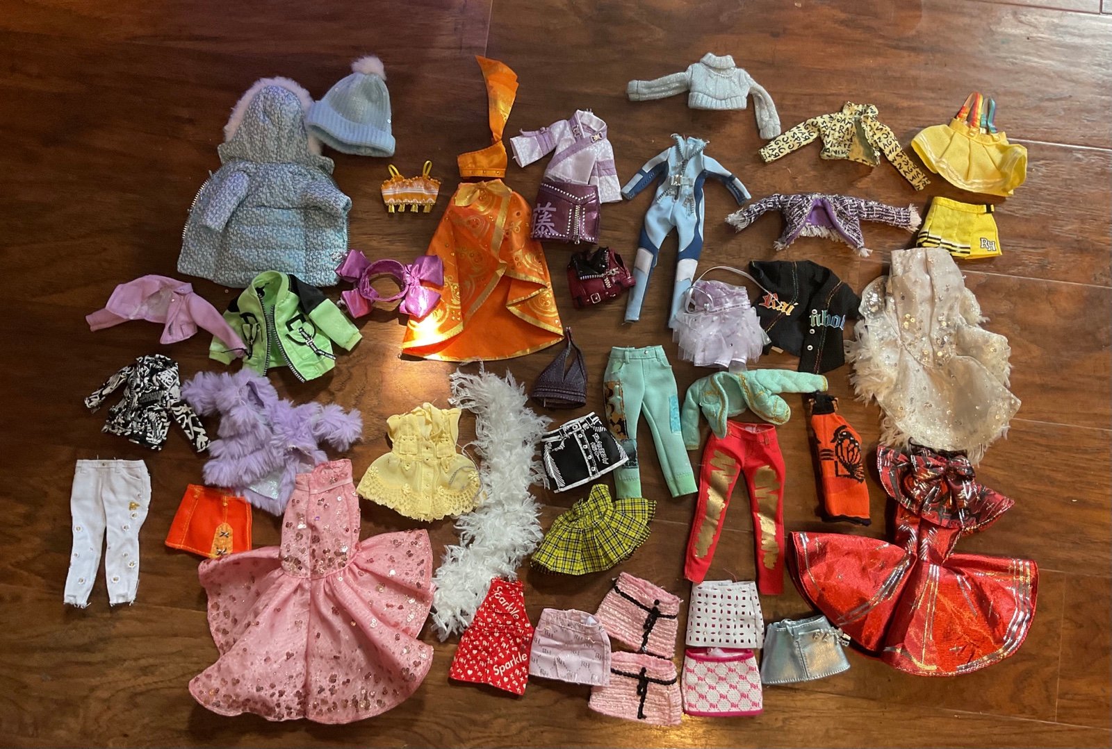 Rainbow high doll clothing lot