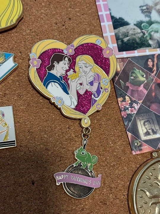 Tangled Rapunzel and Flynn Happy Valentine’s Day WDI LE250 Dangle Pin