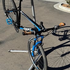 BLACKOUT Edition Giant Revel2 Hardtail Mountain Bike 16”