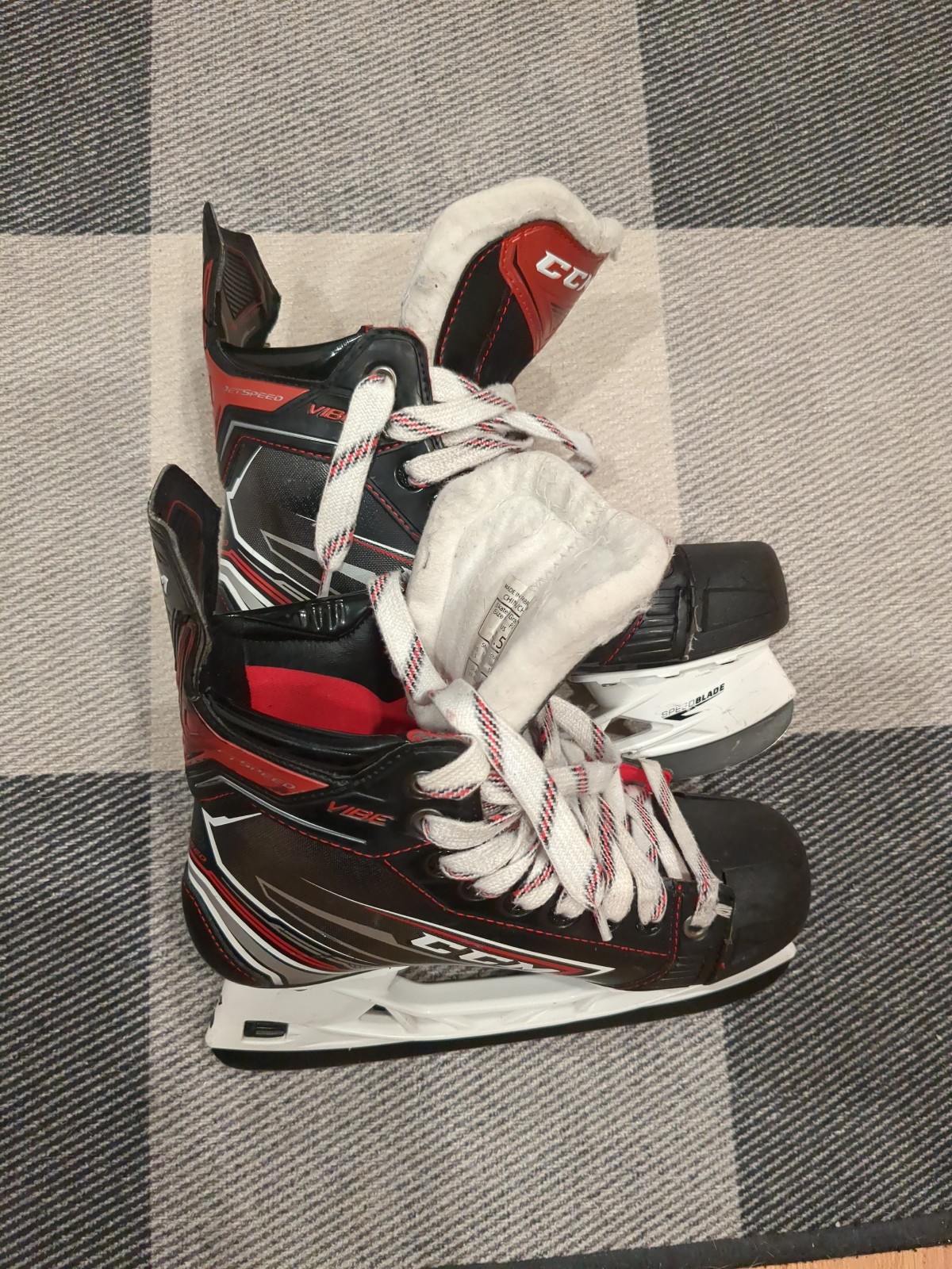 CCM vibe Junior hockey skates size 4.5