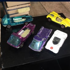 Hot Wheels redlines
