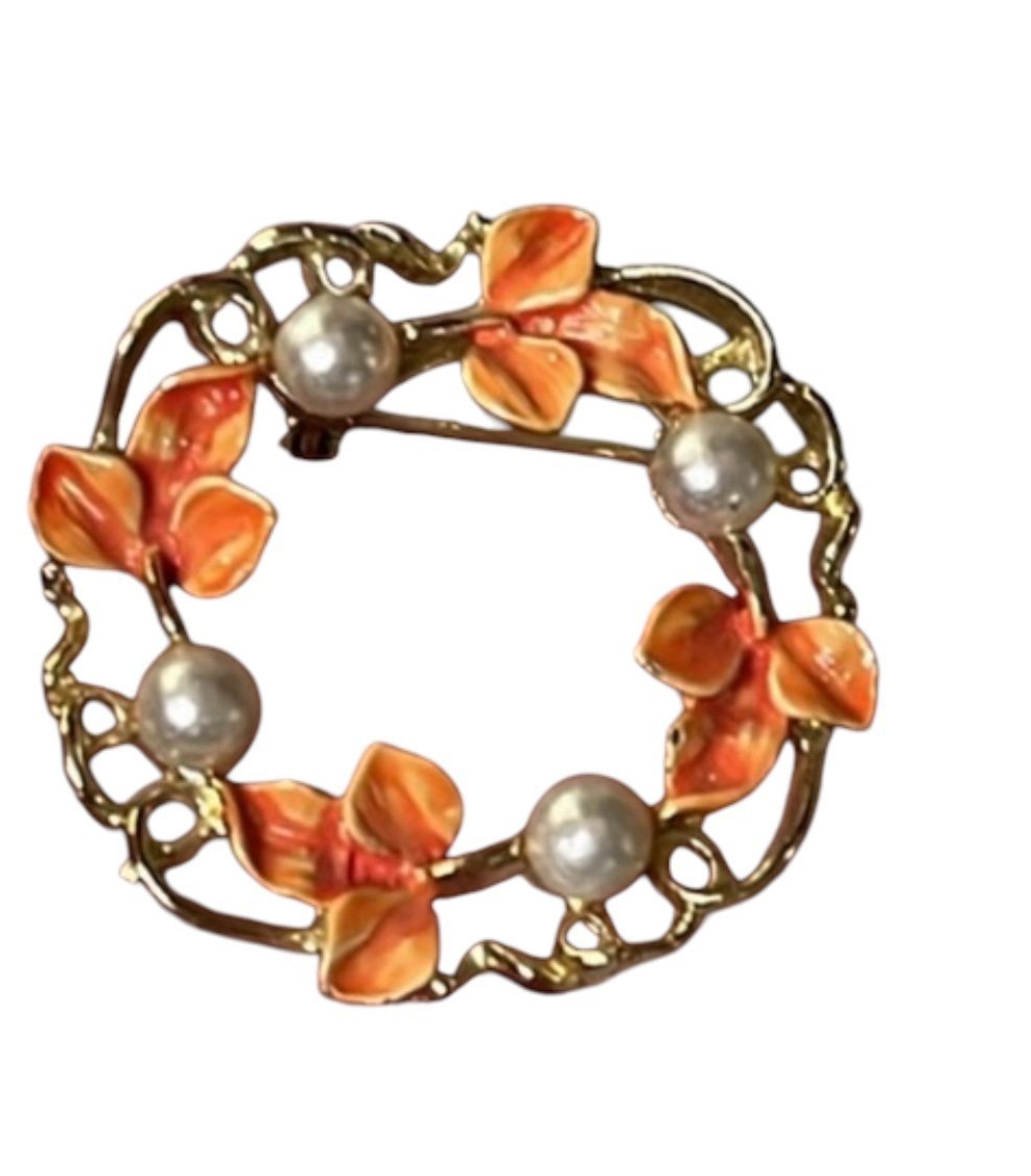 Vintage Gerry's Coral Enamel Leaf Pin Brooch