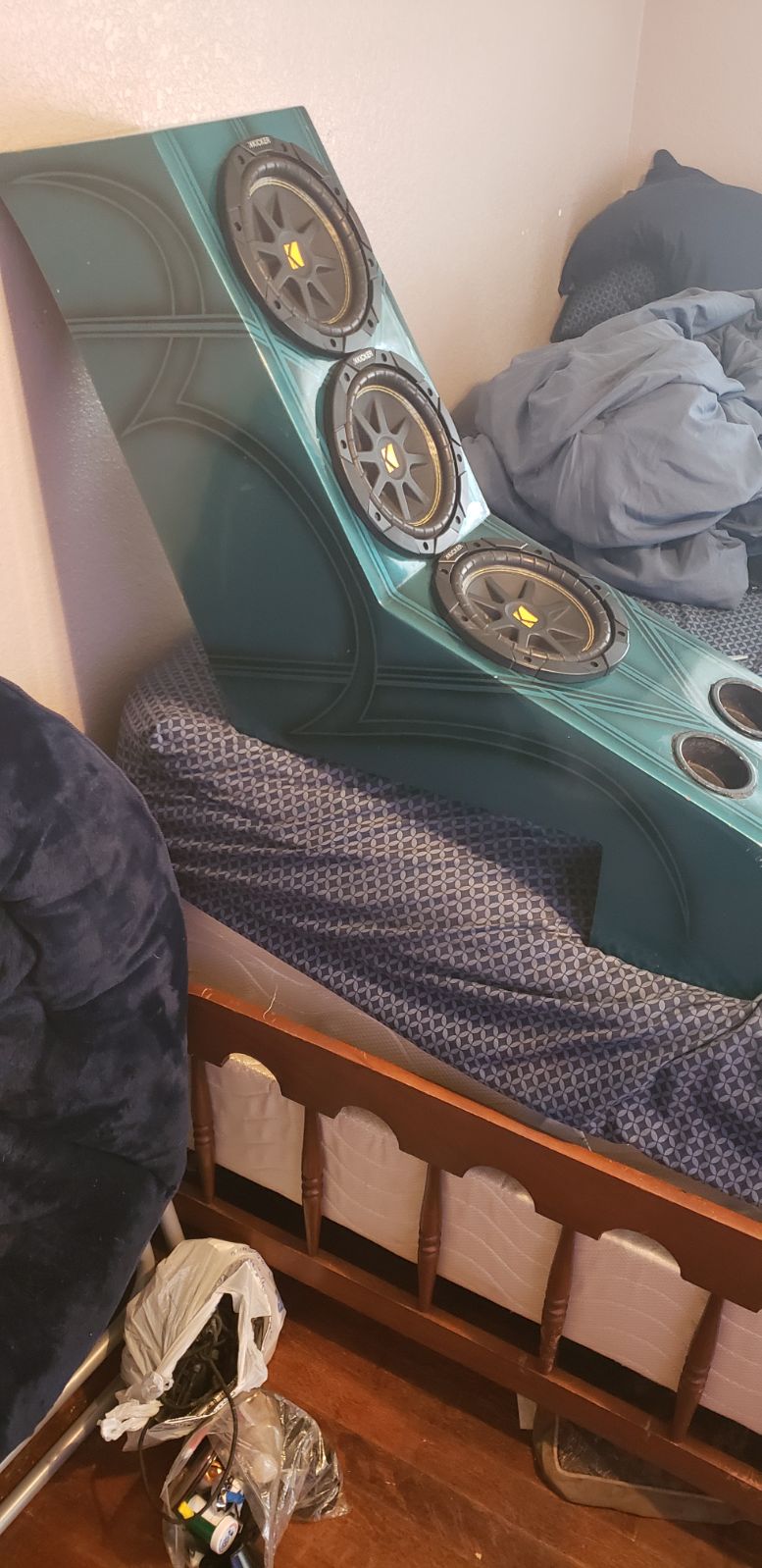 Speaker box