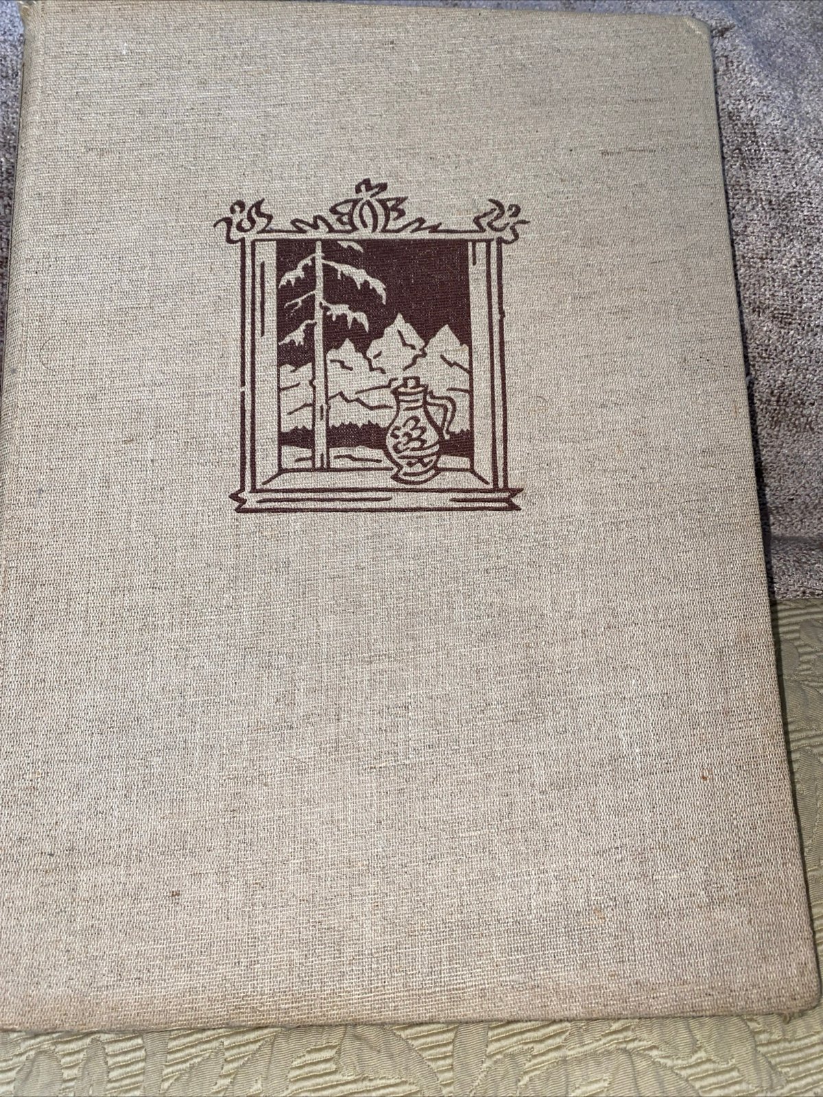 SLOVAKIA LA SLOVAQUIE 1955 Book sleeve with wear Hardcover in good condition M