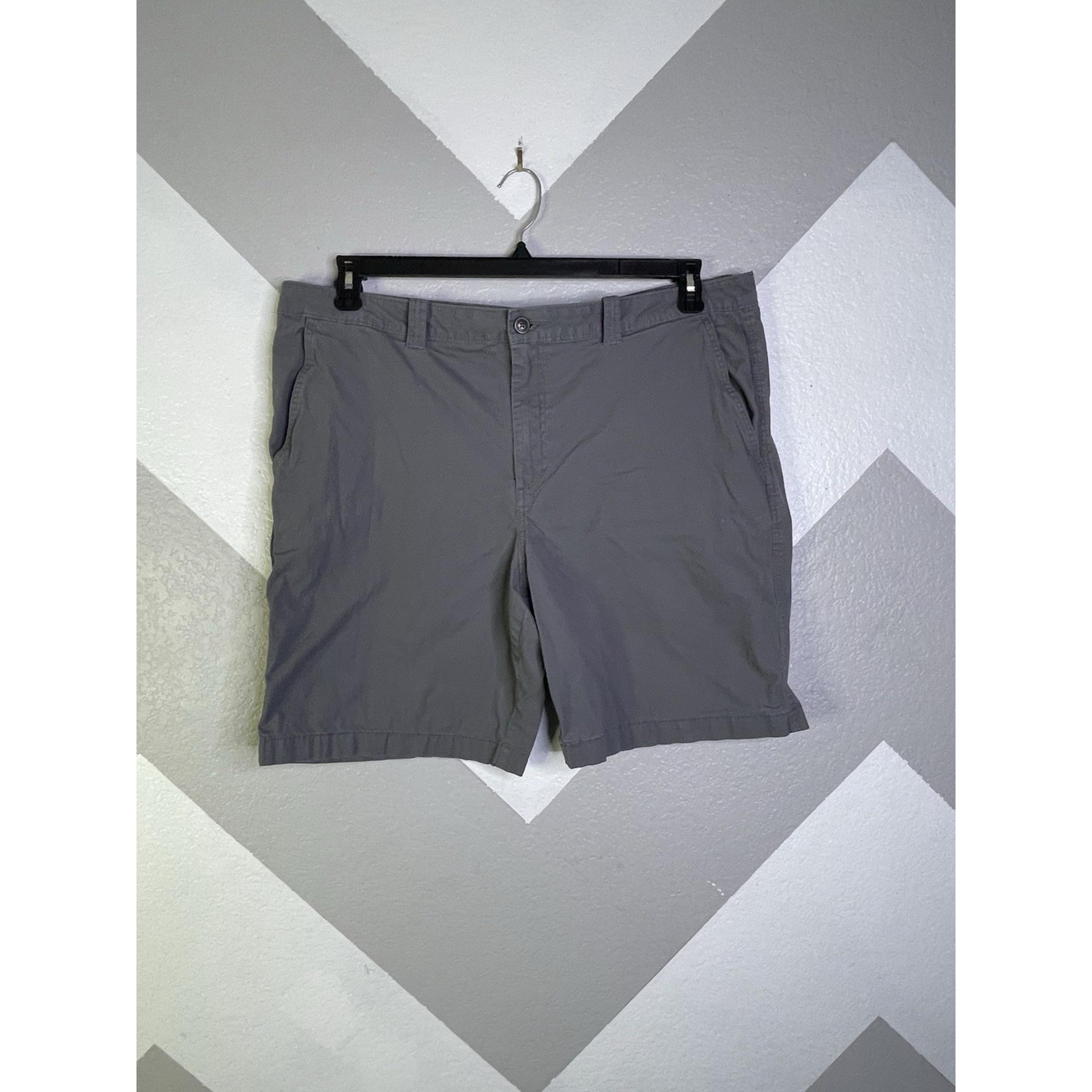 Magellan Chino Shorts Men's 42W Gray Summerville Flat Front Grey 9"