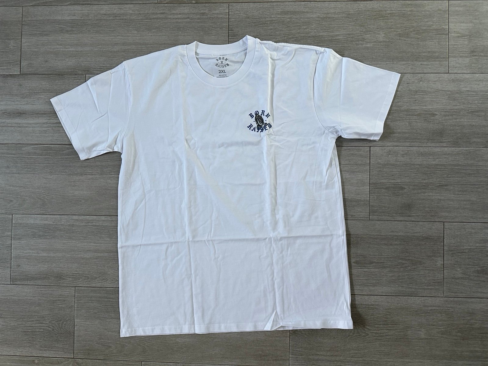 Men's BORN X RAISED Praying Hands Rocker Tee T-Shirt White Blue Size XXL 2XL NEW