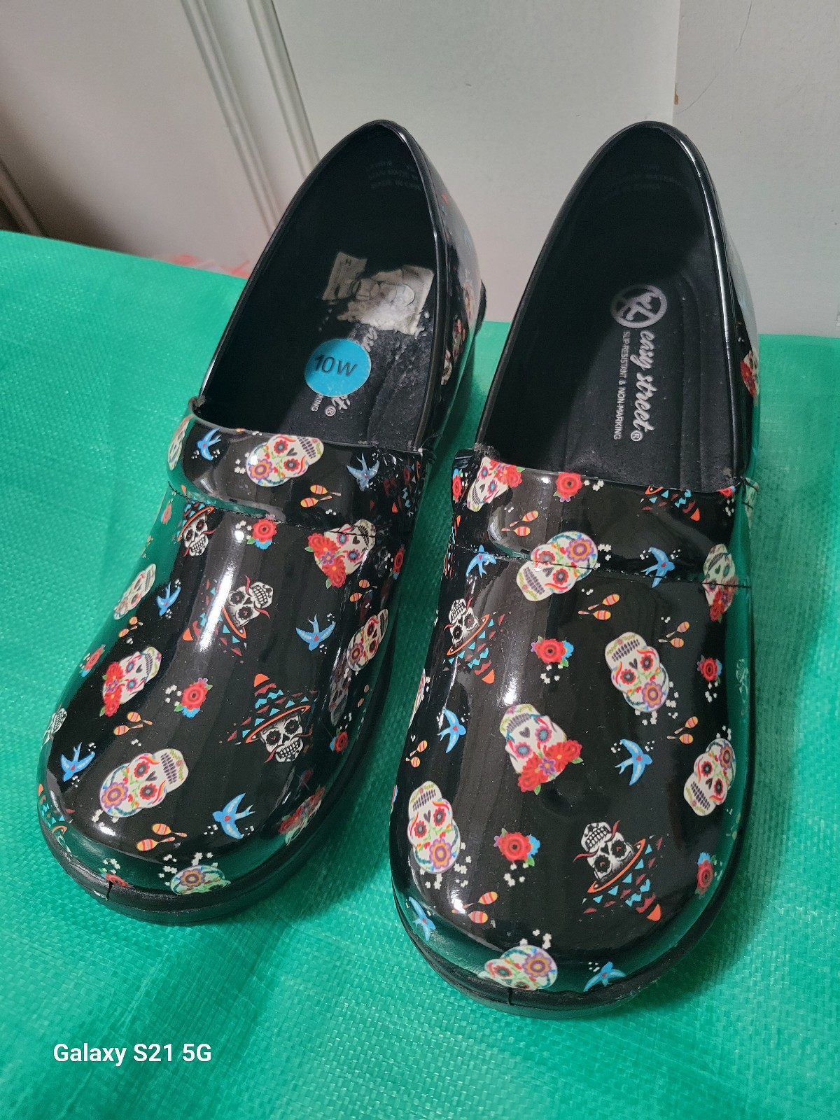 gardening shoes size 10.5