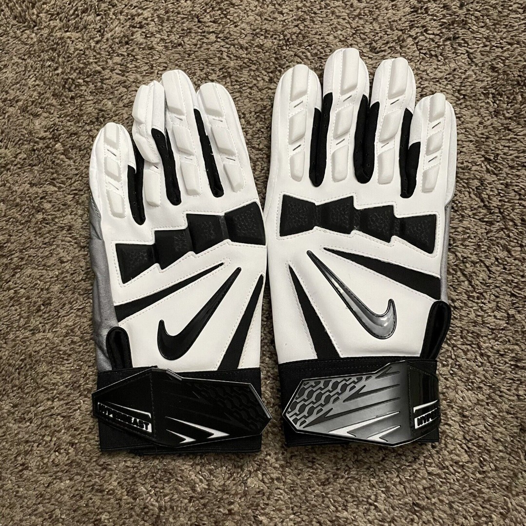 Nike HyperBeast 2.0 NFL Padded Football Gloves Color White/Black Size 3XL New