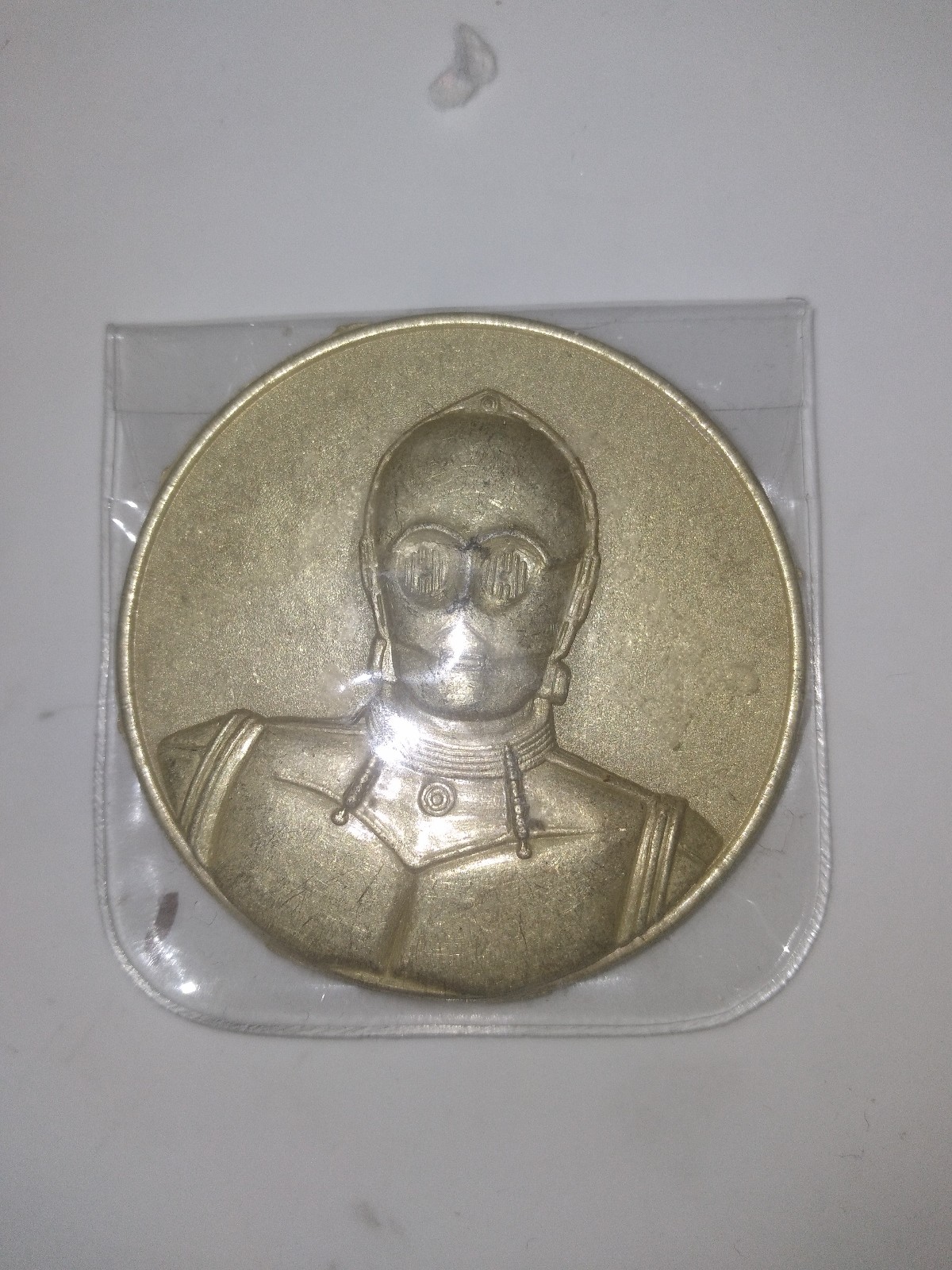 2005 collectable star wars coin gold c3po condition like new!
