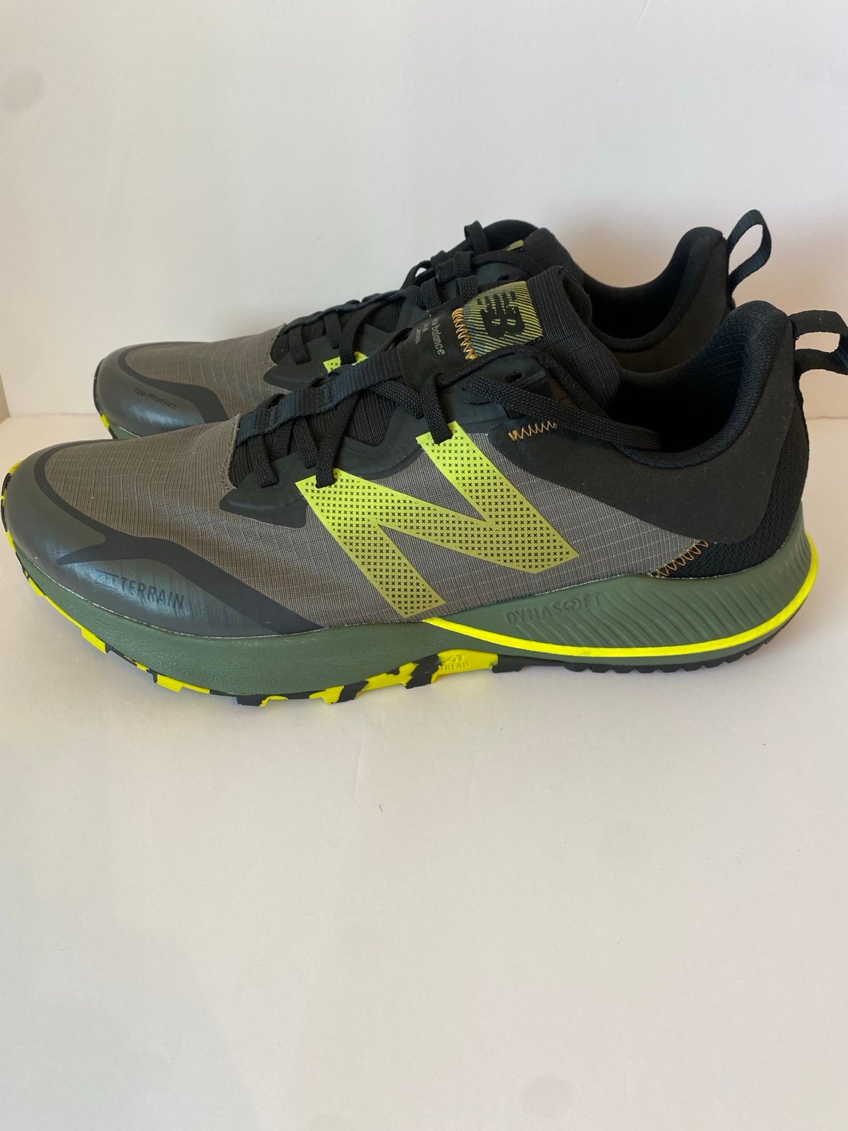 New balance dynasoft nitrel v4 black yellow men shoes
