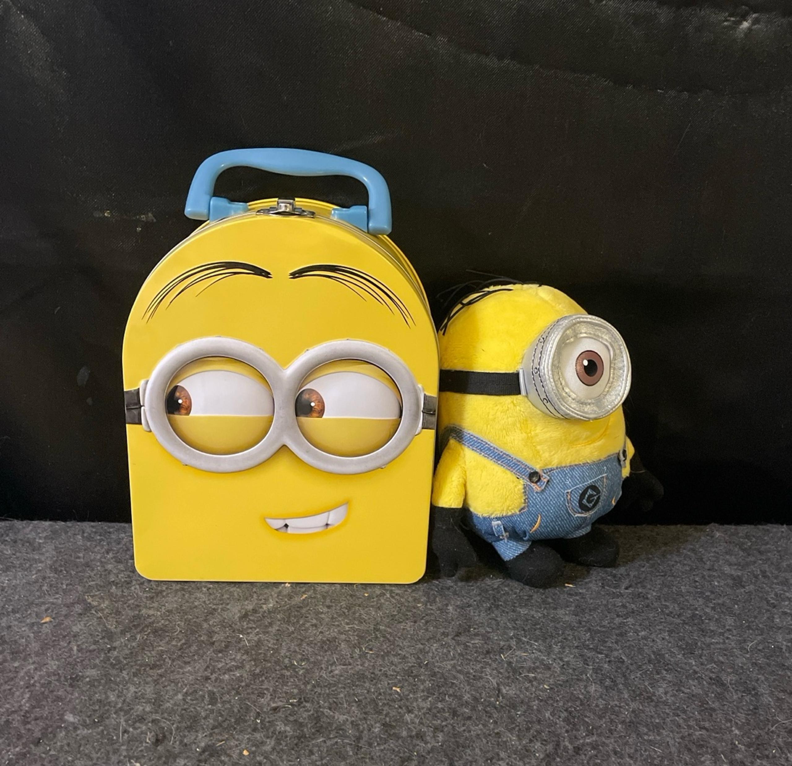 Despicable Me Tin Lunch Box & plush