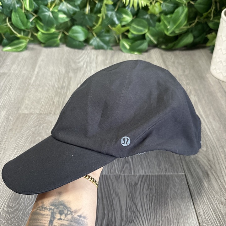 Lululemon Hat Cap Strap Back Black Hiking Running Outdoors Ladies