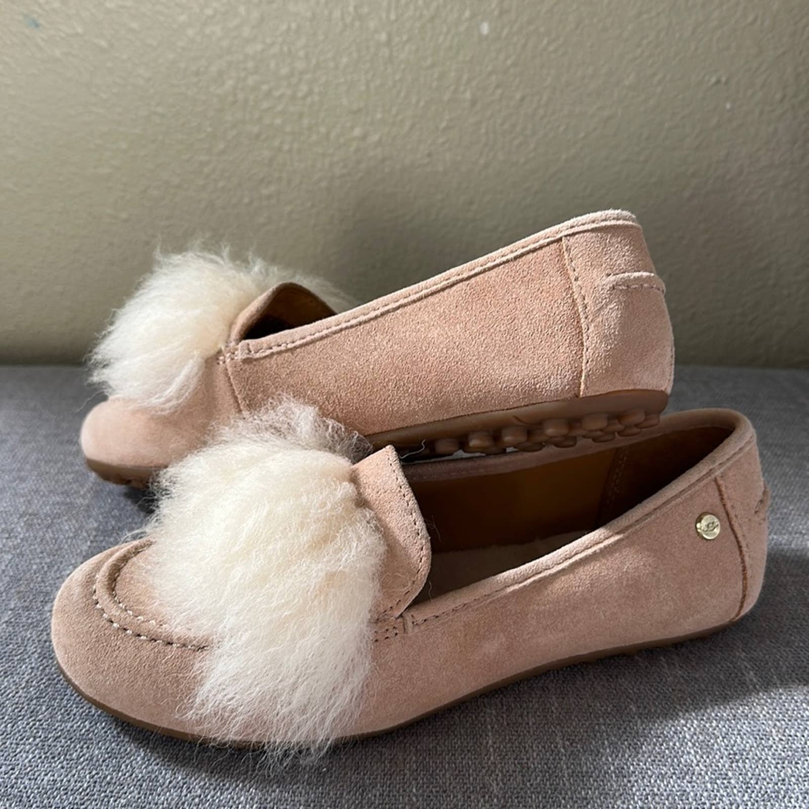 NEW Ugg Kaley Wisp Loafer Size 6