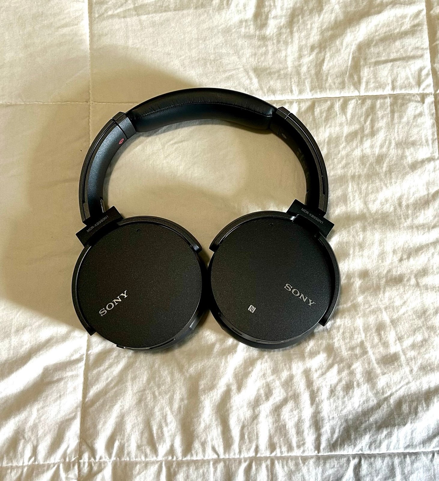 Sony Wireless Headphones - Model MDR-XB950N1