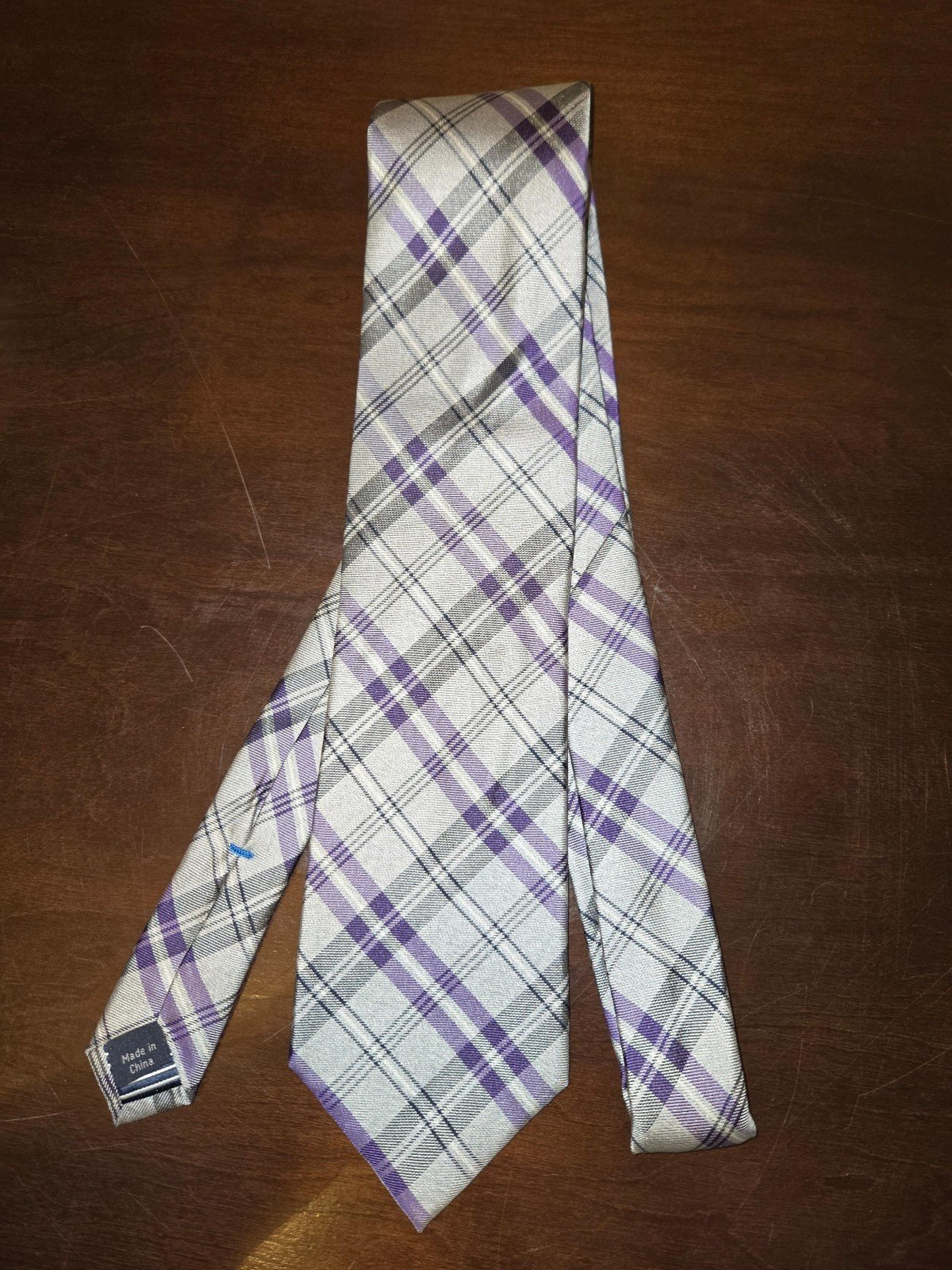 NWOT Gray, Purple, Black Nautica Tie 100% Silk