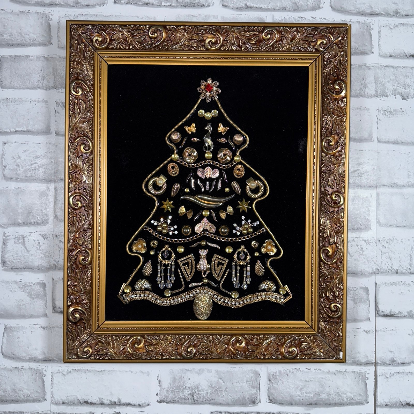 VTG Christmas Tree Jewelry Art MCM Jewelry Gold Rhinestones Velvet