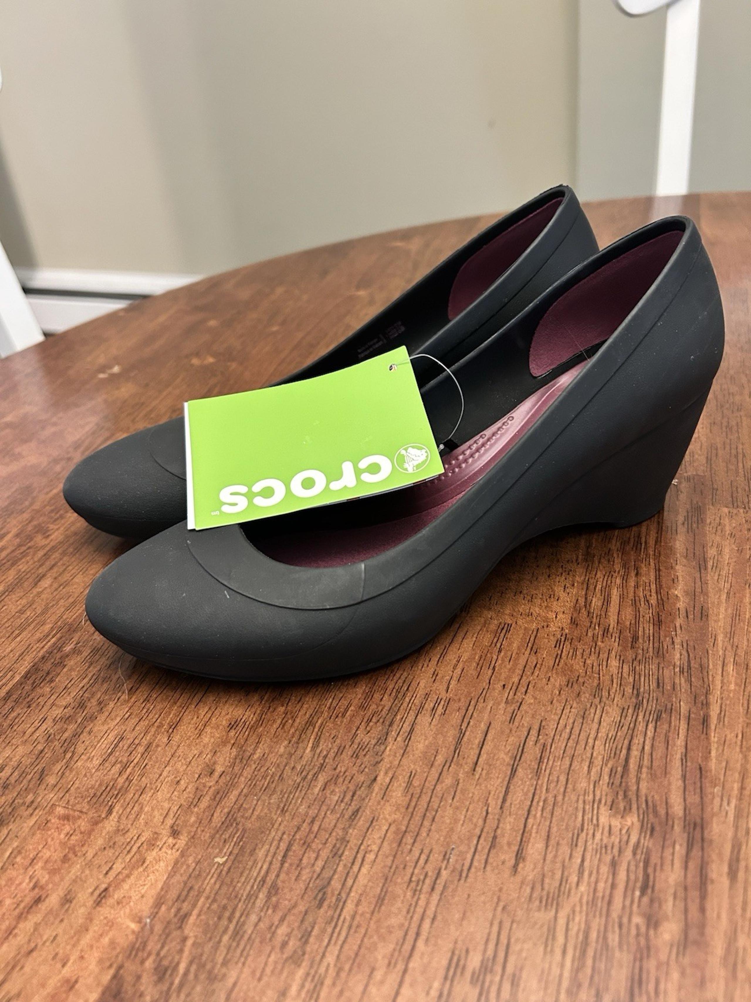 Crocs Womens Lina Pump Wedge Shoes Gray Pink Rubber Size 7 NWT