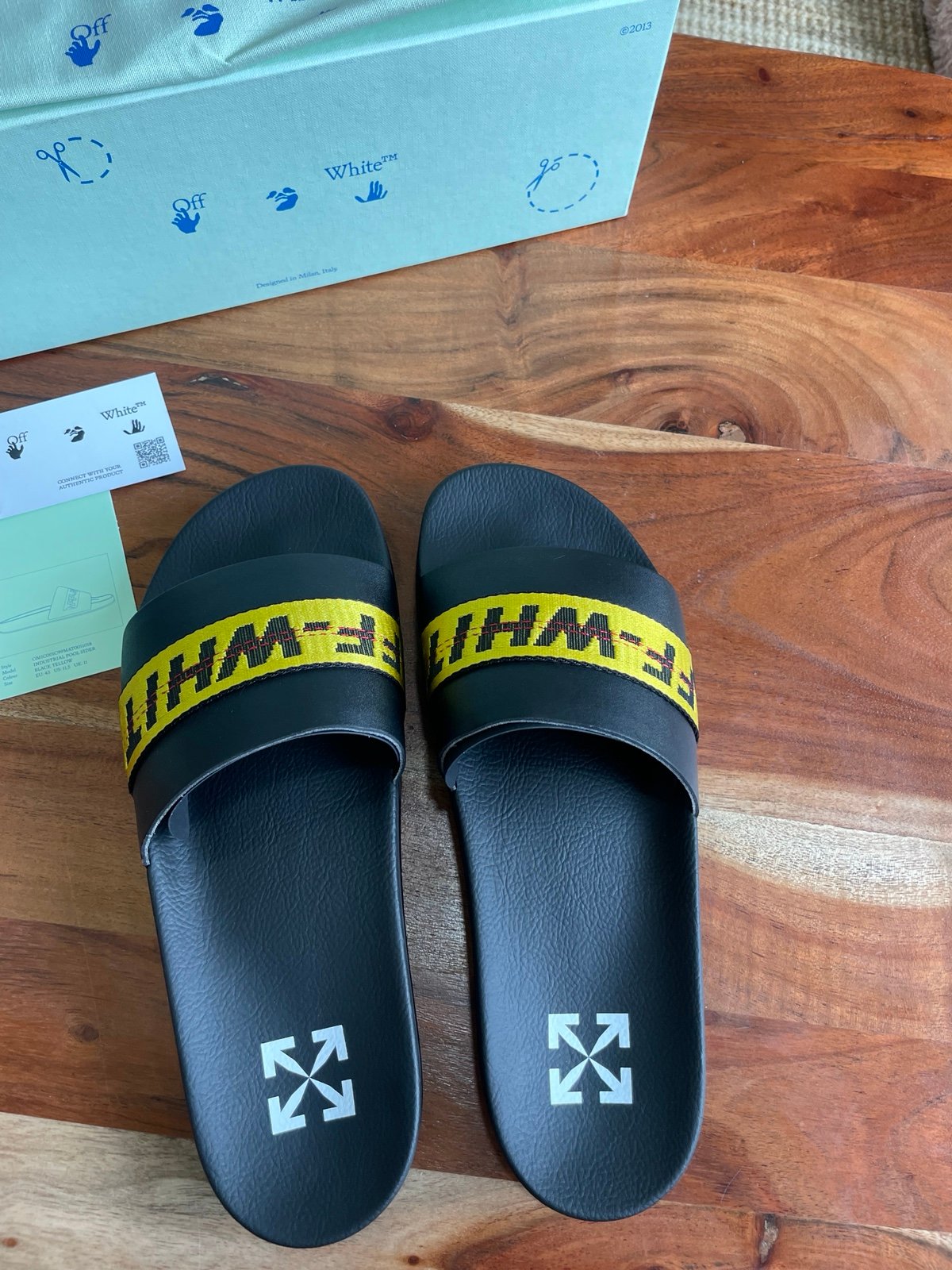 サンダル・ミュール Bulky Slides - Off White - Black/Yellow - Leather Off White Industrial Pool Slides Sandals Black / Yellow