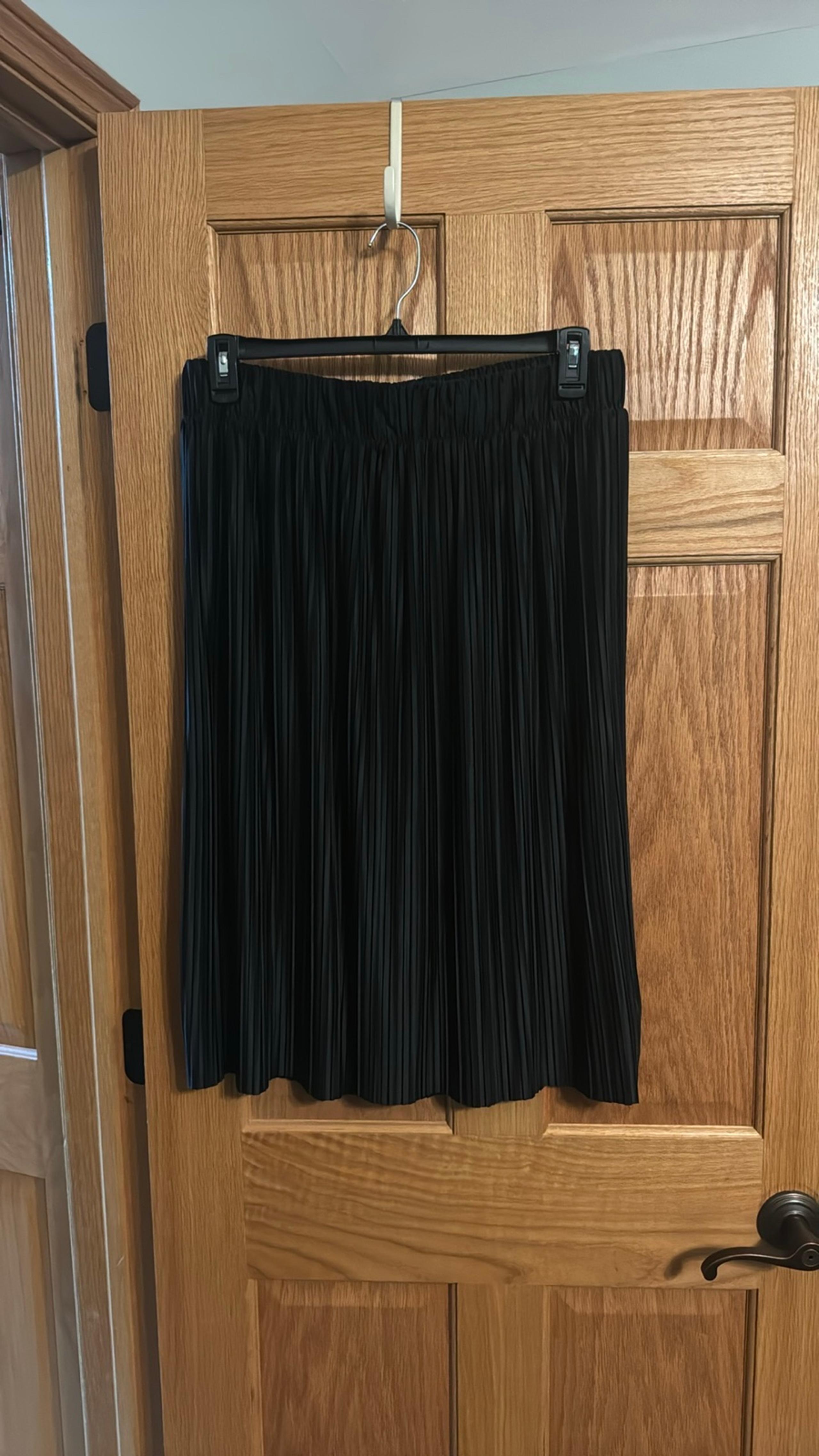 Torrid Midi Knit Pleated Skirt, Size 0 (12)