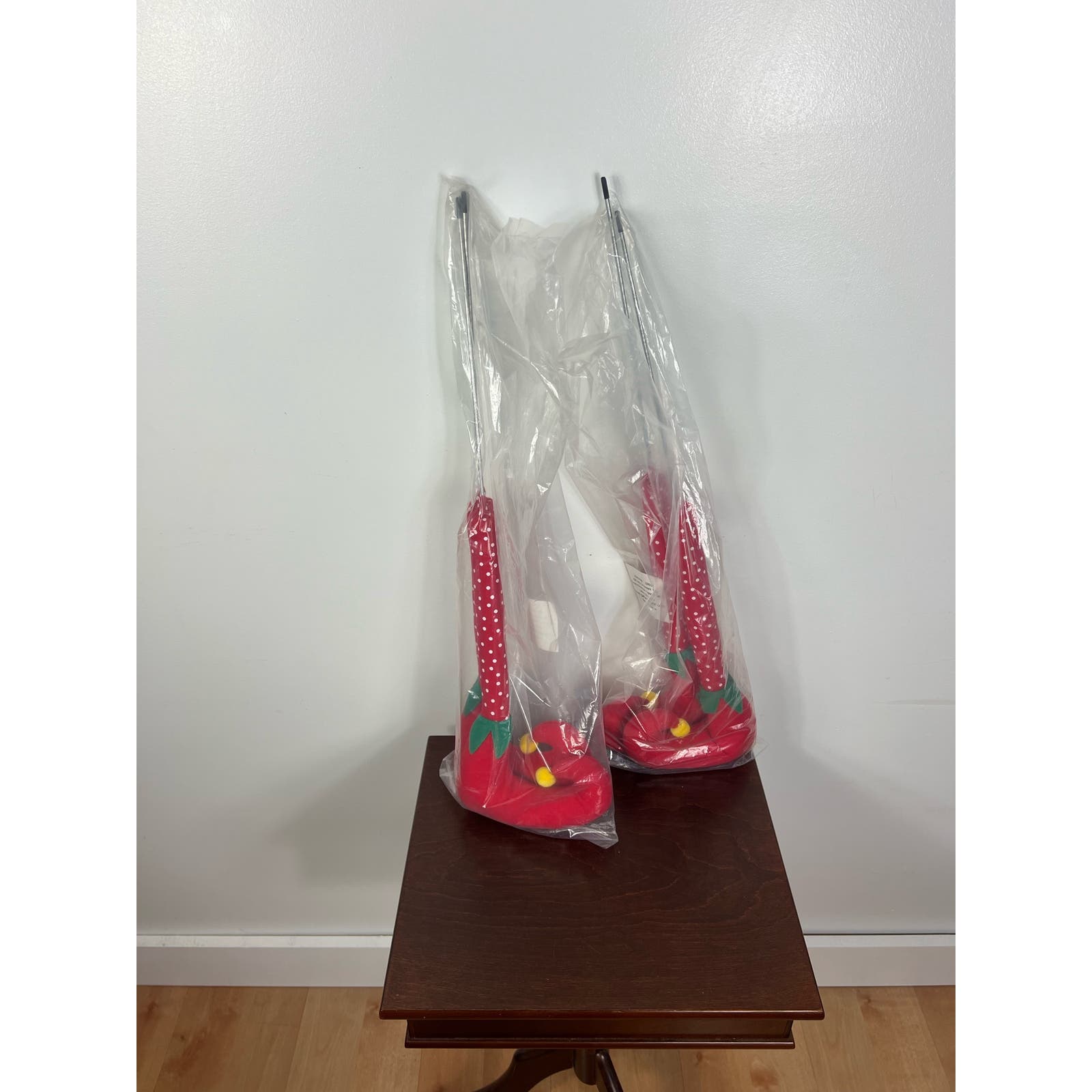 NWT set of 4 Elf Leg Ornaments outdoor/ indoor