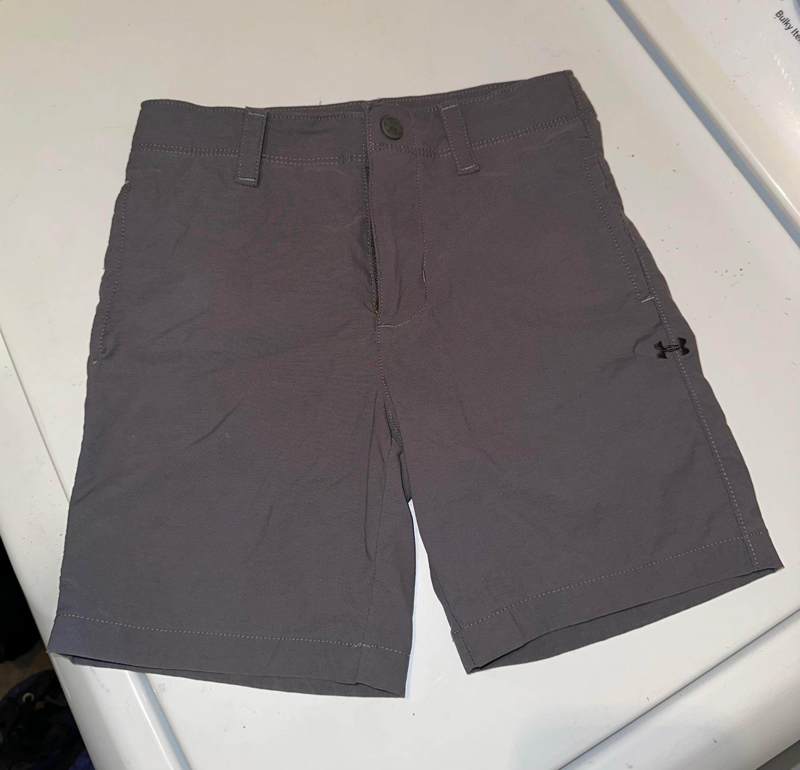 Boys size 4T under armour shorts.