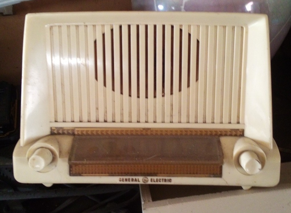 Antique G.E. Radio