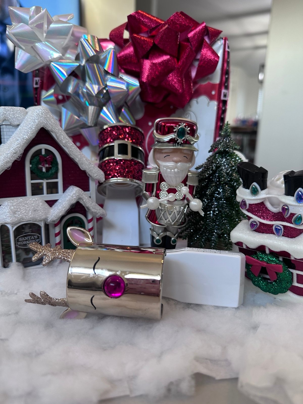 Bath and Body Works Christmas Wallflower Plug In bundle