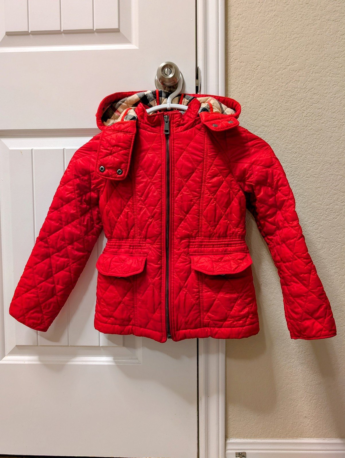 BURBERRY Children Girls 8Y quilted jacket with detachable hood, with full zipper