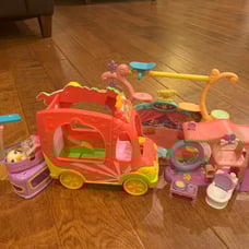 LPS houses, cars, and acsesories lot