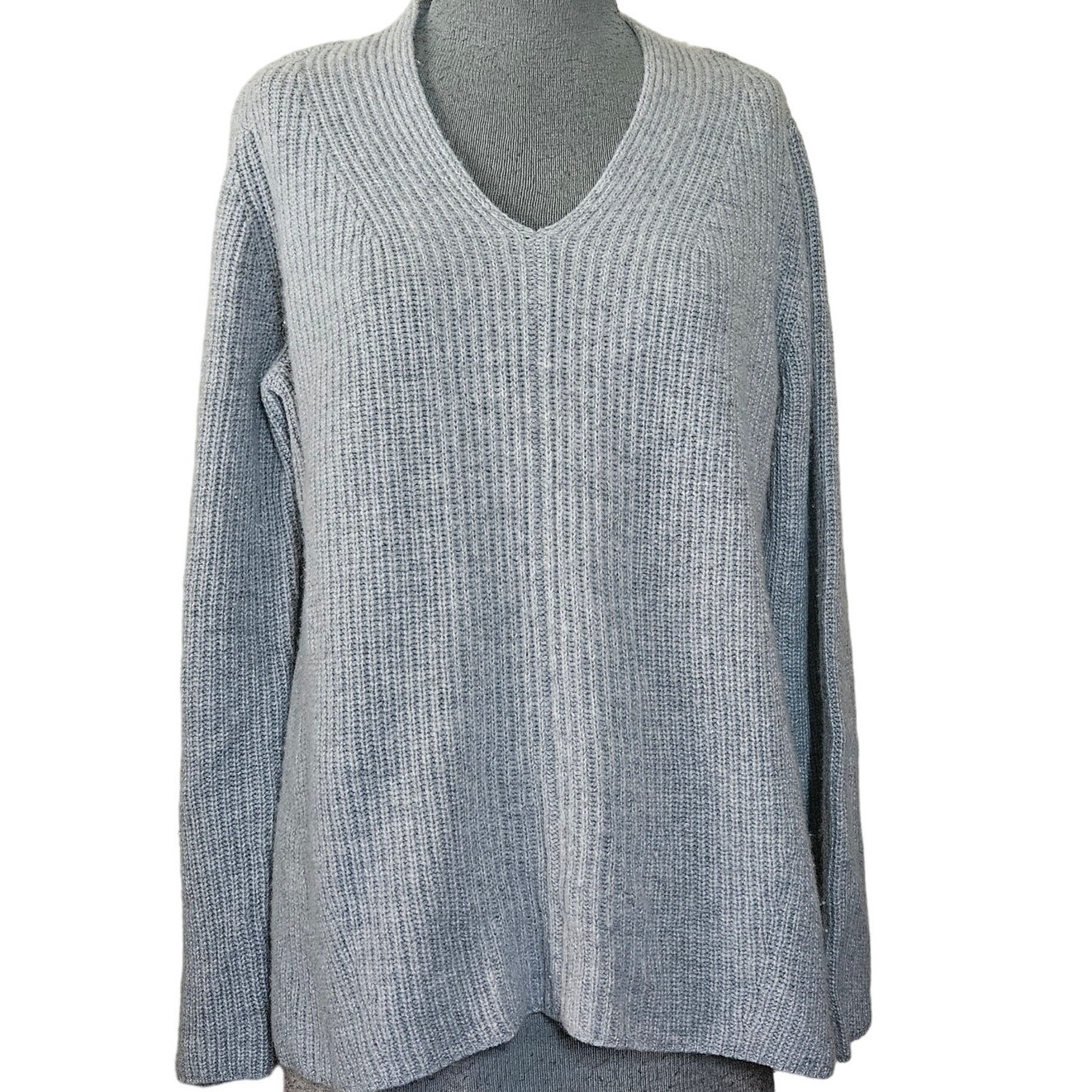 J McLaughlin Gray Cashmere and Wool Blend Sweater Size Medium