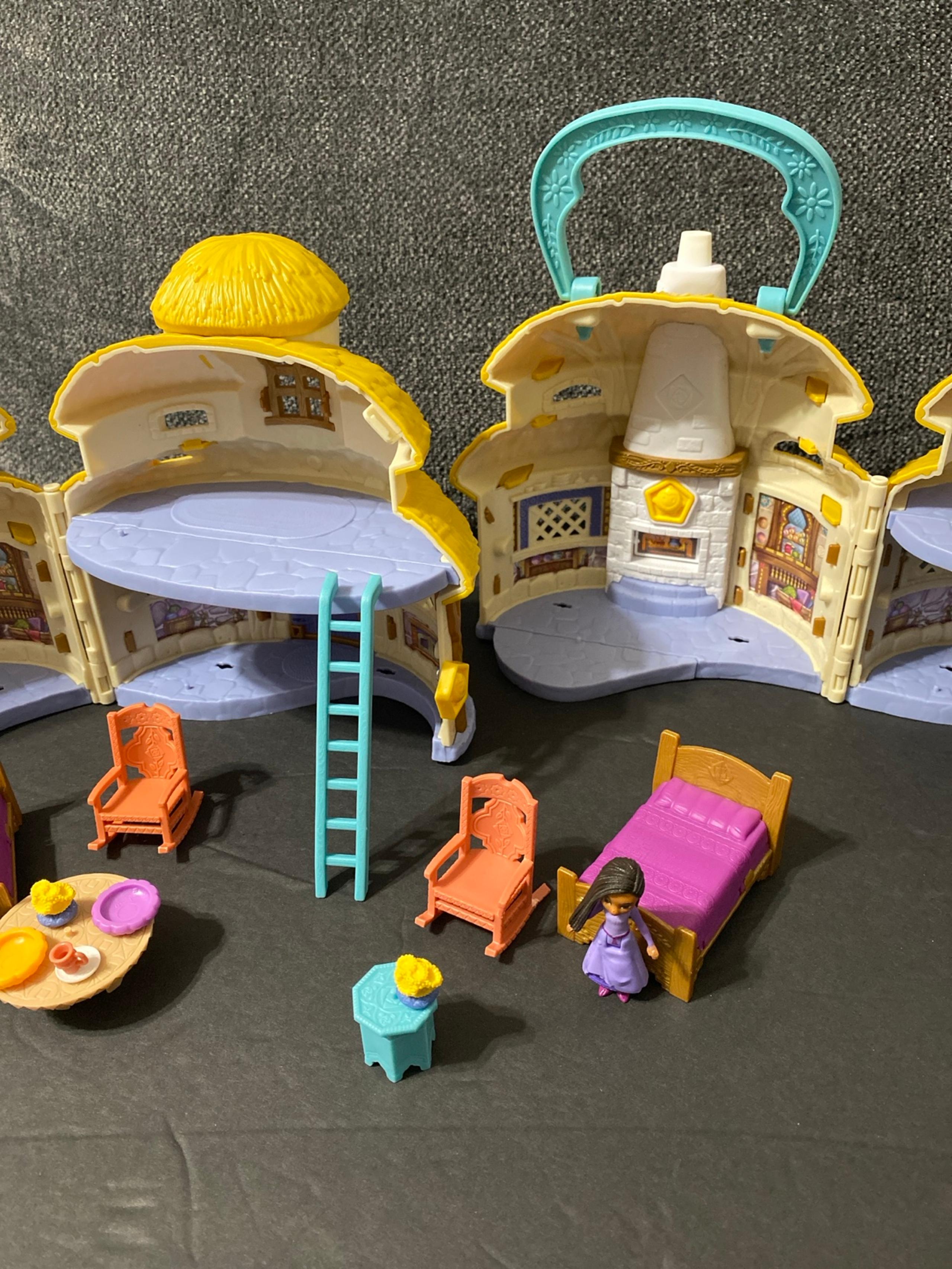 Mattel Disney Wish Dollhouse Mini Dolls Playset