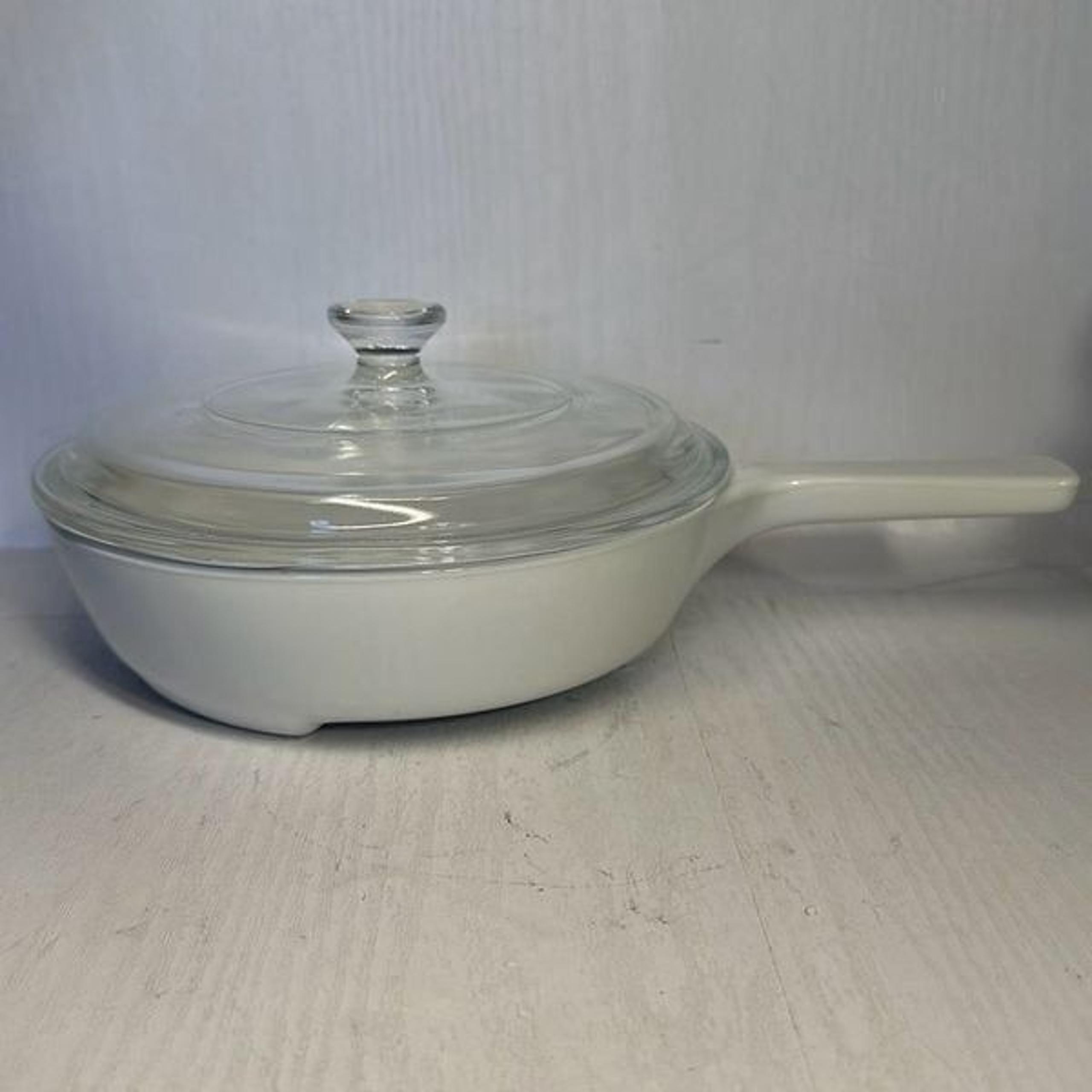 Vintage Corning Ware Plain White MW-83-B Browning Dish Pan with Lid P83C Footed