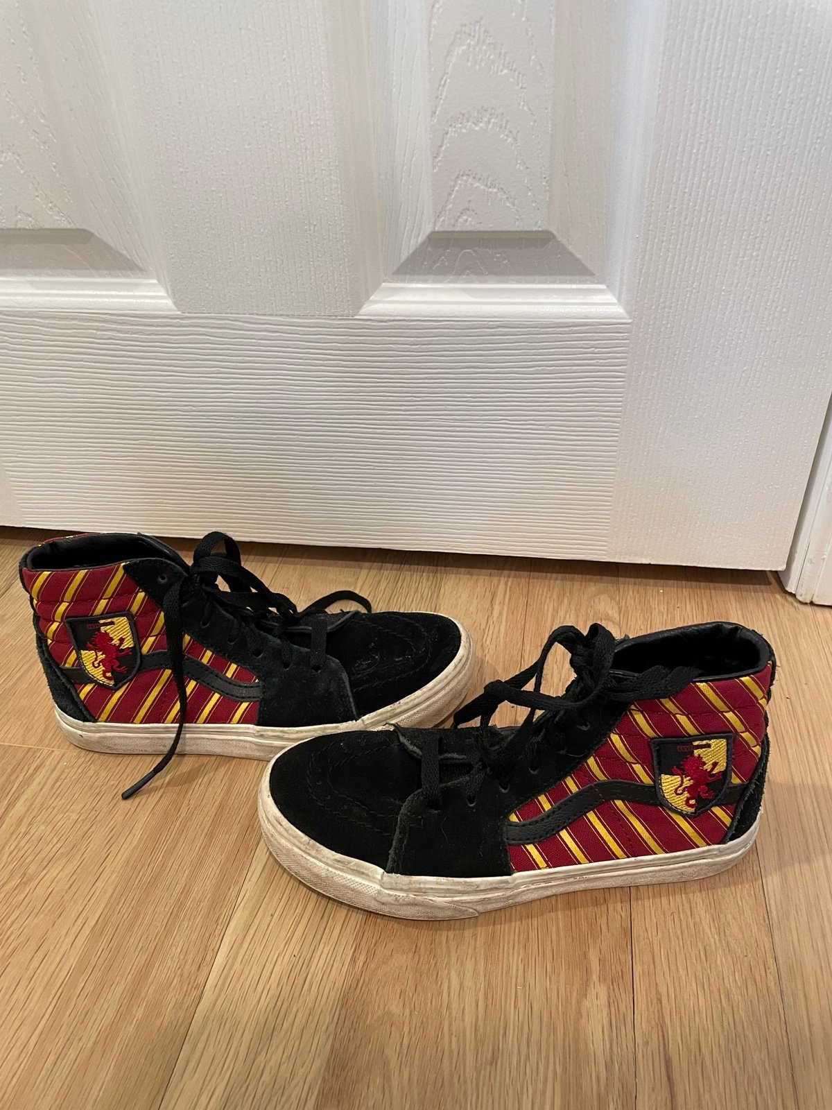 Harry Potter Gryffindor Vans size 2.5 kids