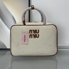 【Brand new, unused】miumiu shoulder bag