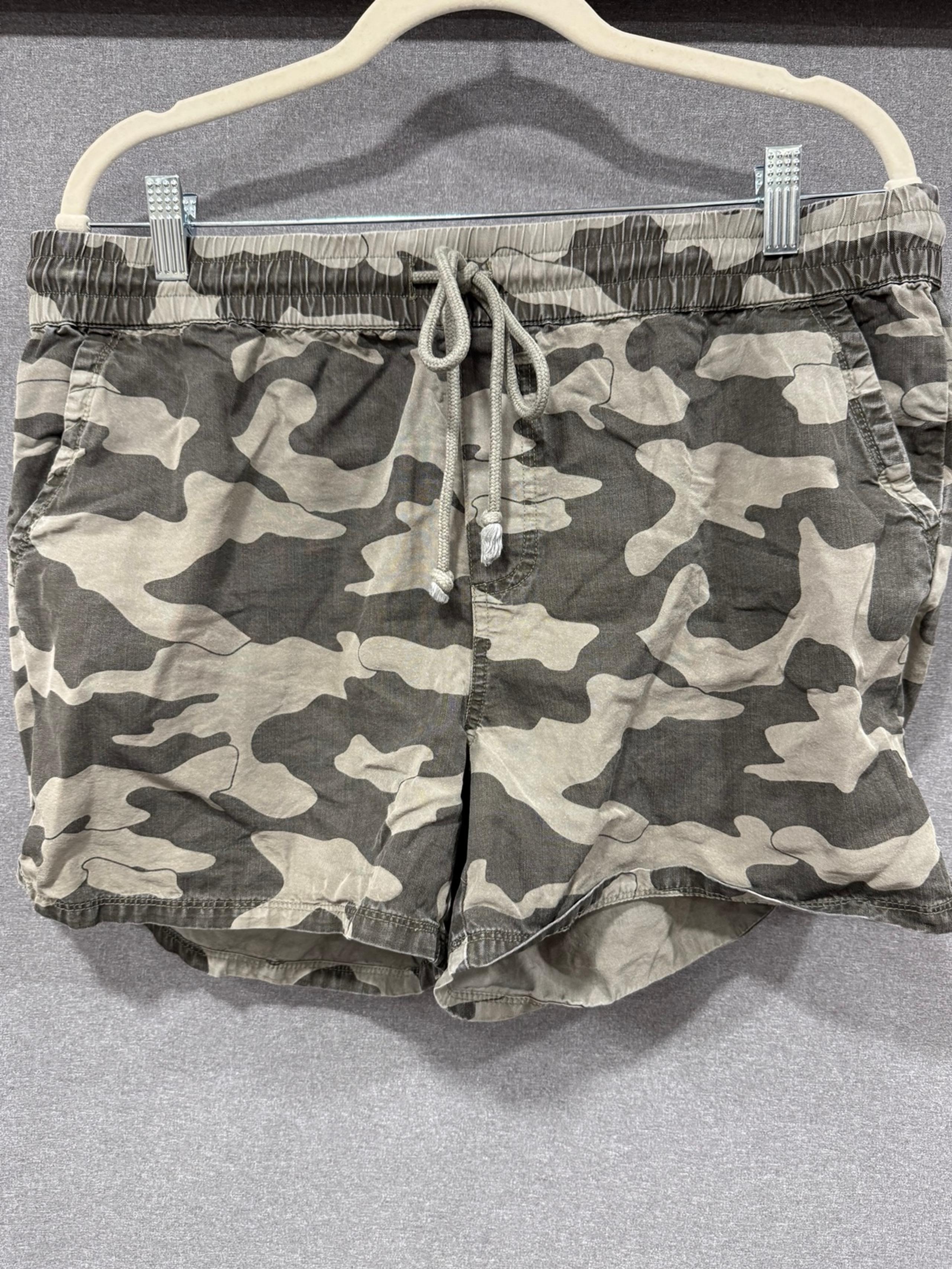 Kut From The Kloth Womens Shorts Army Camouflage Green Elastic Waist Size Large