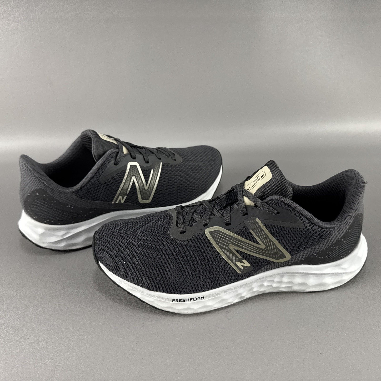 New Balance Fresh Foam Arishi V4 Shoes Womens 9 Wide Athletic Running Sneakers
