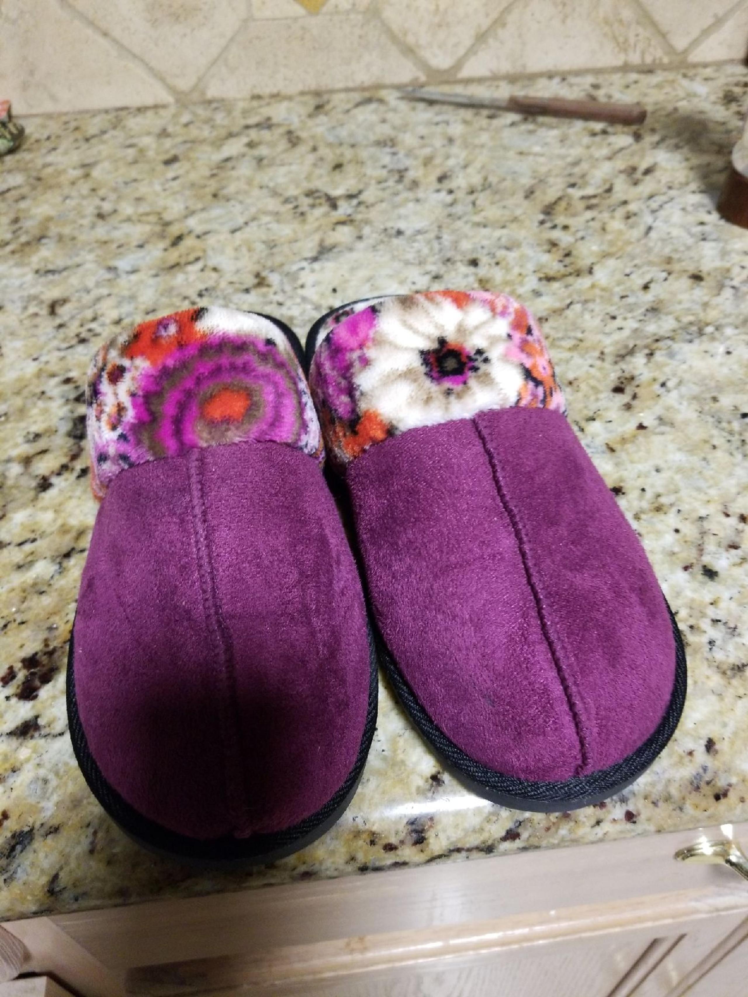 Slippers Very Cute  Vera bradley 9/10
