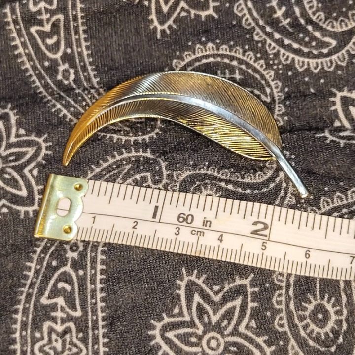 Gold Feather Brooch Simple