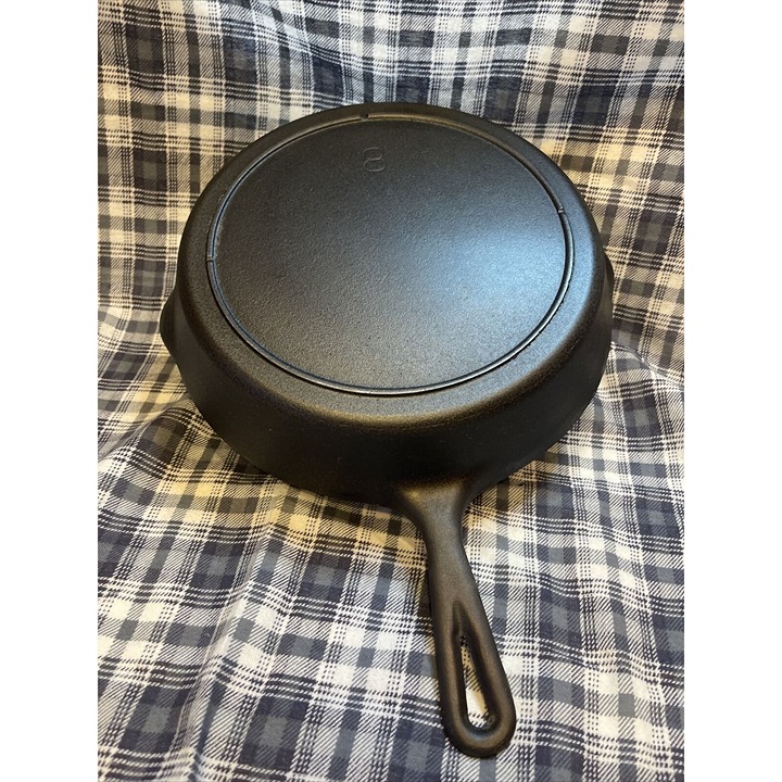 Vintage #8 3 Notch Lodge Cast Iron Skillet 1945-55 Recently Seasoned Vintage #8 3 Notch Lodge Cast Iron Skillet 1945-55 Recently Seasoned