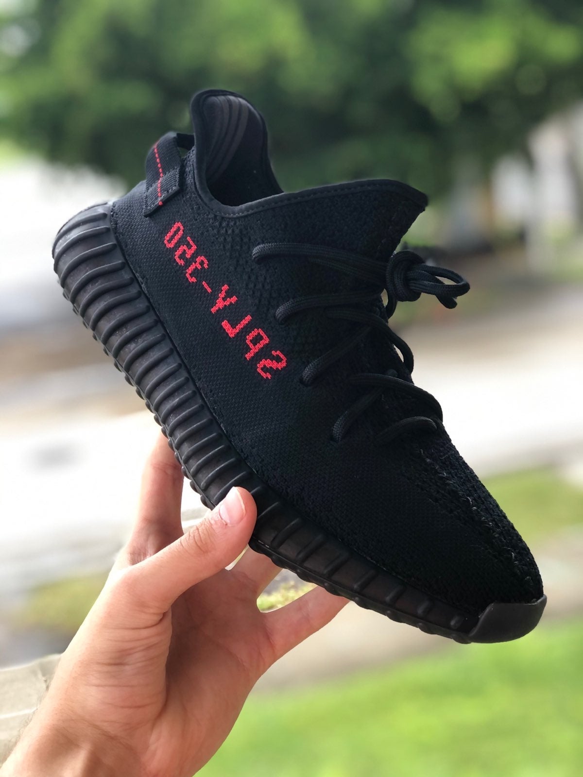 Yeezy Boost 350 V2 Bred
