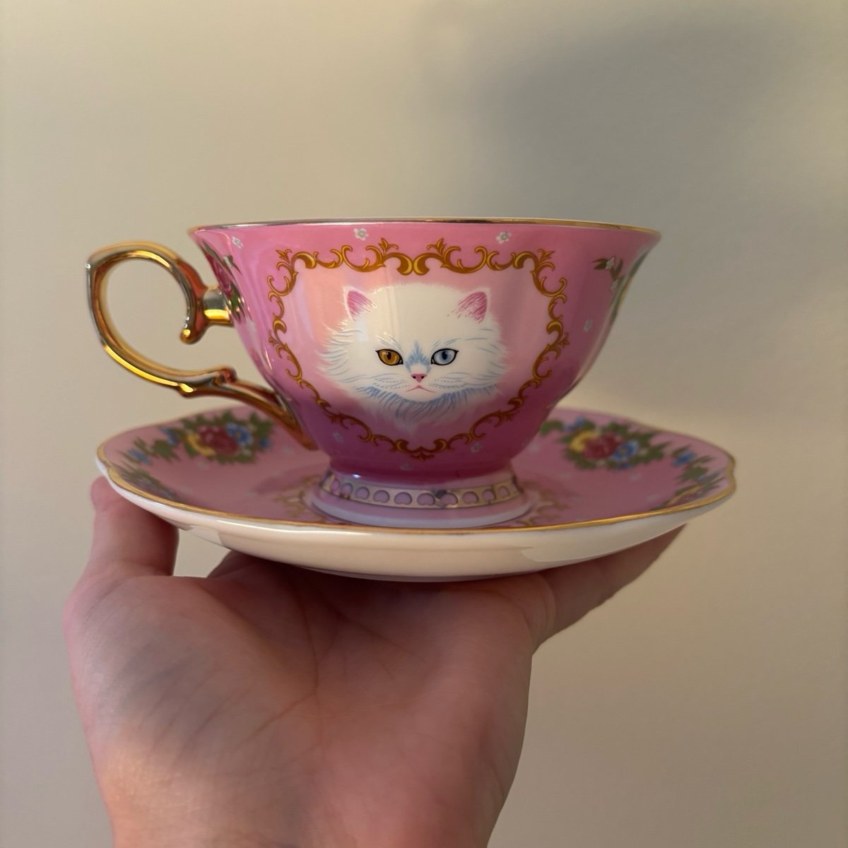 Poppy Angeloff Real Gold Details Cat’s Meow Teacup and Saucer Bowie the Persian